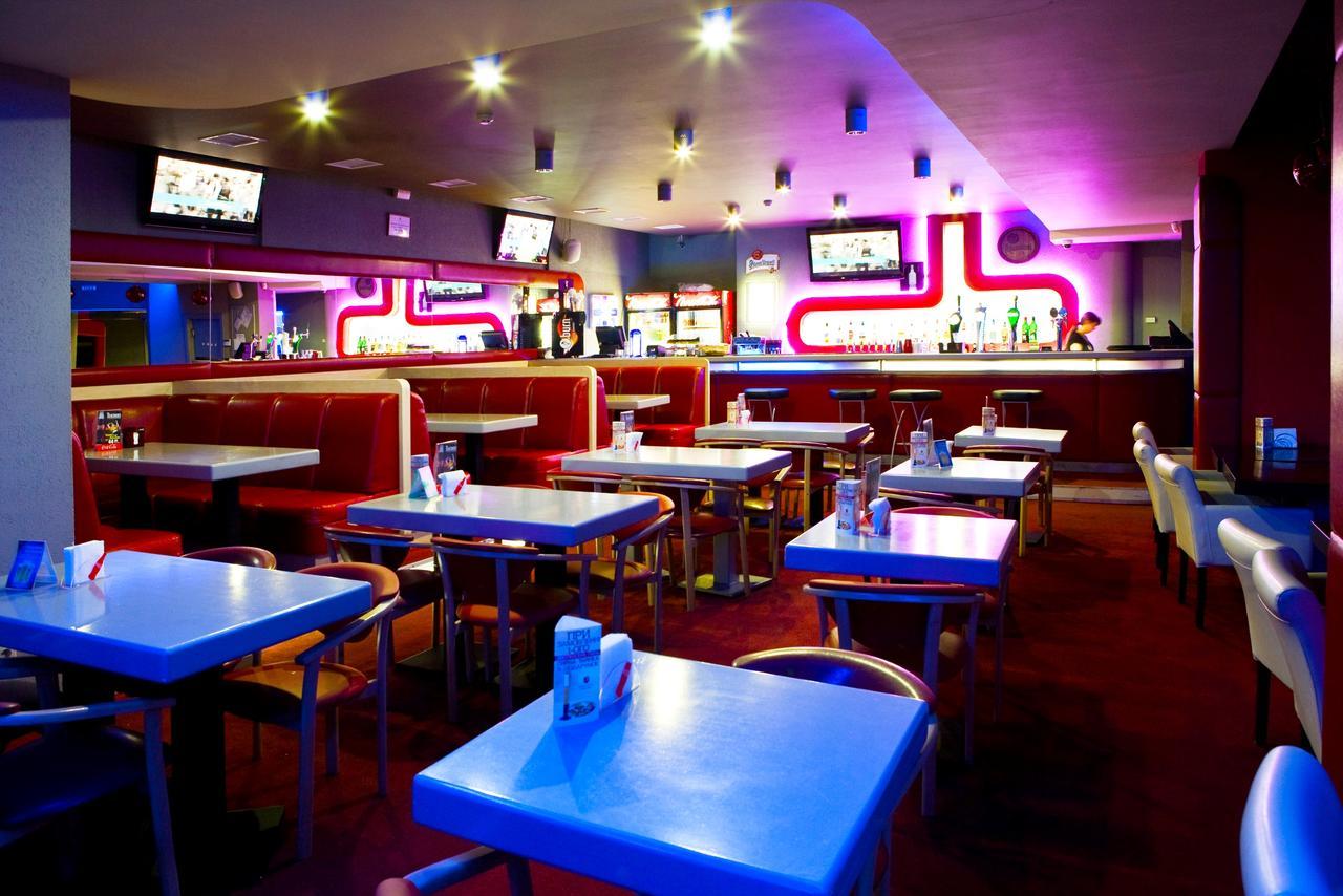 אוזהורוד Praha Park Hotel מראה חיצוני תמונה